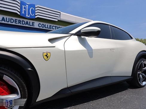 Used 2023 Ferrari Purosangue AWD/4WD image 10