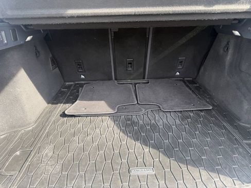 Used 2017 Jaguar F-PACE R-Sport image 31