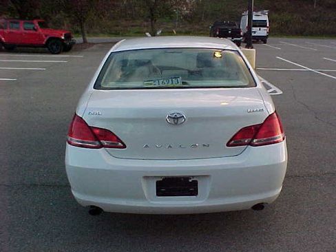 Used 2006 Toyota Avalon Limited image 7