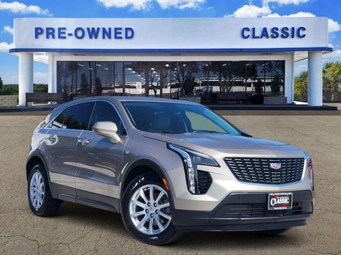 Used 2023 Cadillac XT4 Luxury FWD image 1