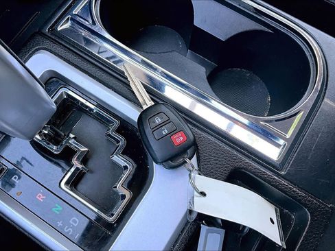 Used 2019 Toyota Tundra SR5 w/ TRD Off Road Package image 13