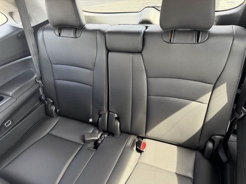 Used 2016 Honda Pilot Touring image 13