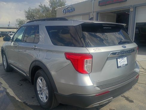 Used 2023 Ford Explorer XLT w/ Equipment Group 202A RWD image 8