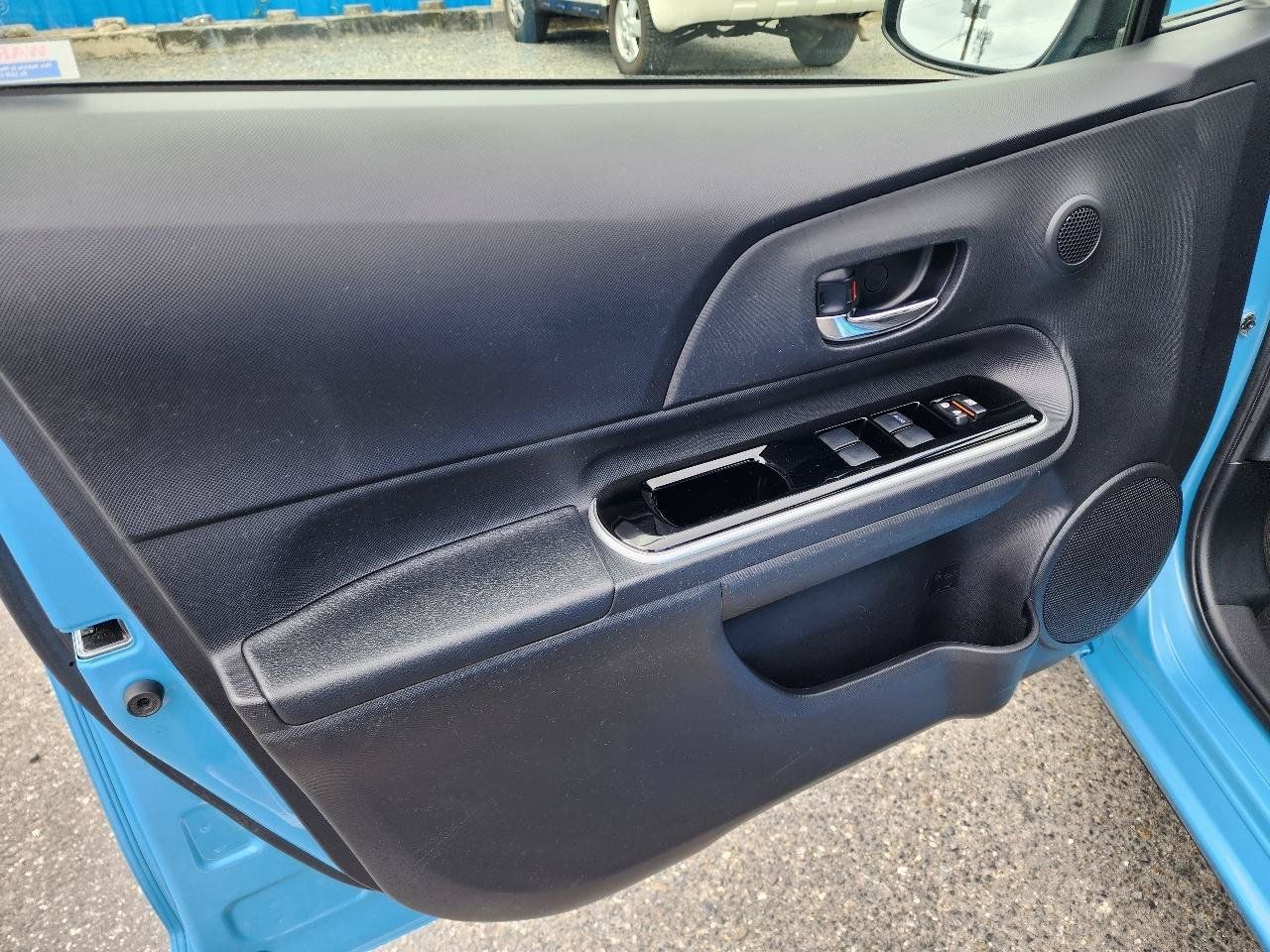 Used 2015 Toyota Prius C Two FWD image 11