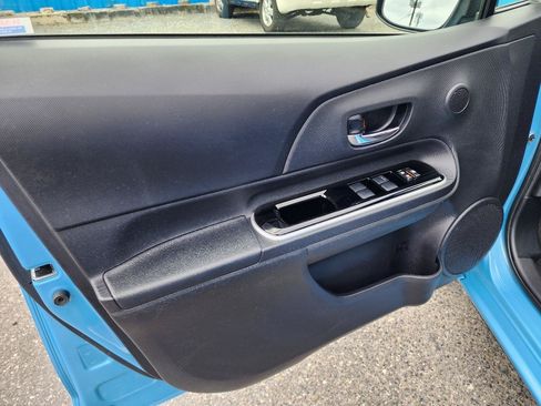 Used 2015 Toyota Prius C Two FWD image 11