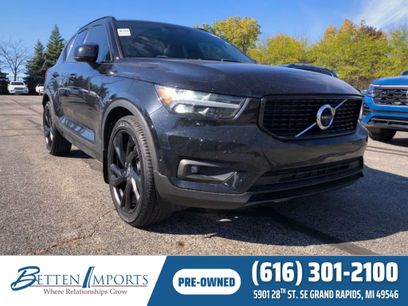Used 2022 Volvo XC40 T5 R-Design w/ Advanced Package
