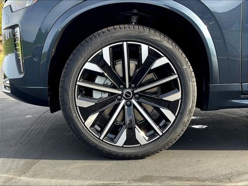 New 2026 Volvo XC90 B5 Plus w/ Protection Package image 14