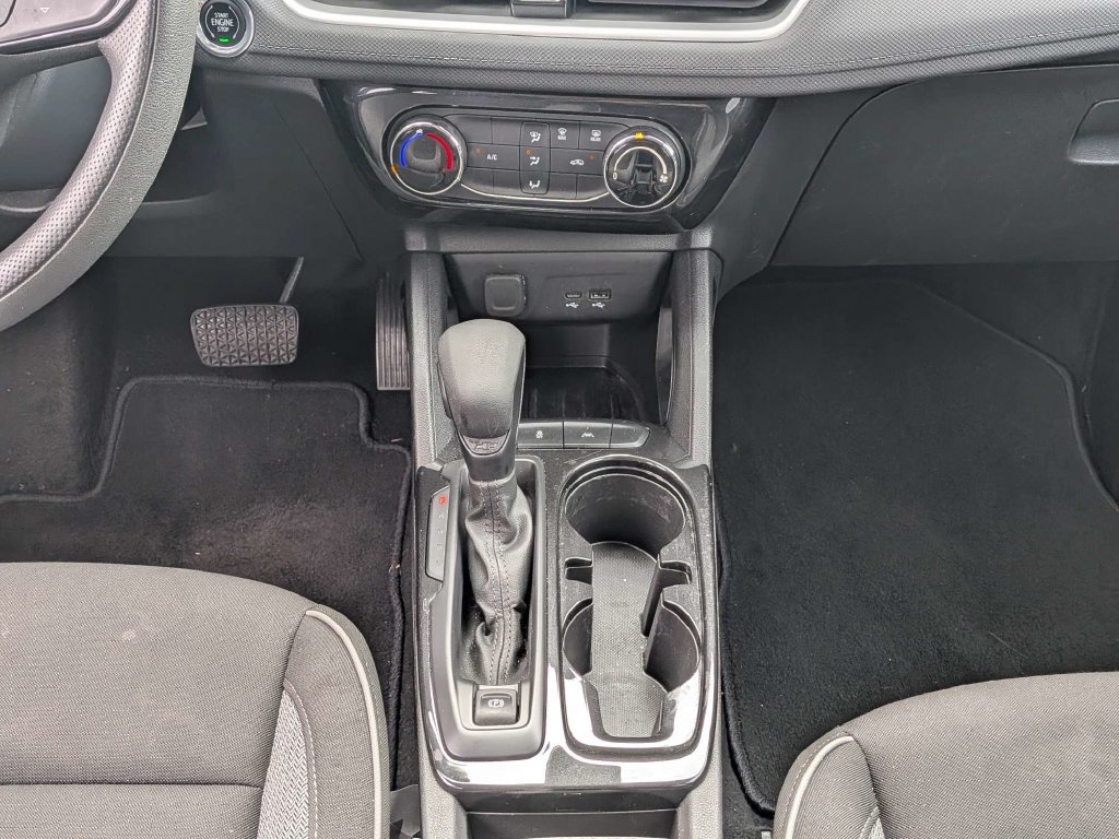 Used 2025 Chevrolet TrailBlazer LT FWD image 19
