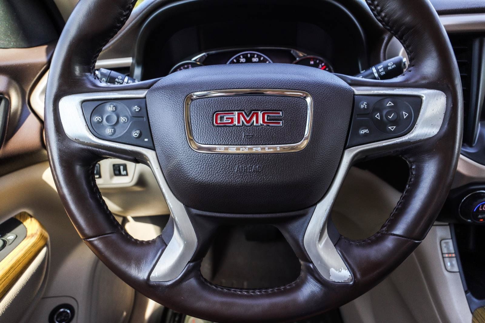 Used 2018 GMC Acadia Denali w/ Technology Package AWD/4WD image 16