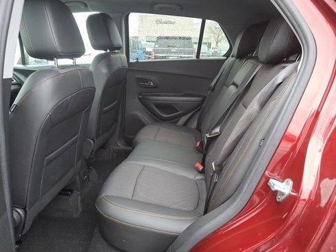 Certified 2022 Chevrolet Trax LT w/ LT Convenience Package image 10