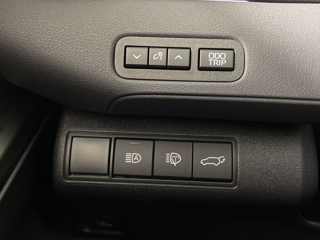 Certified 2026 Toyota bZ FWD image 28