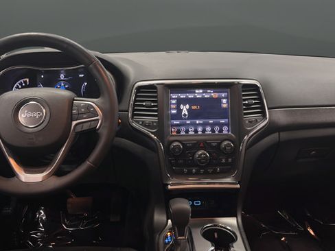 Used 2018 Jeep Grand Cherokee Altitude AWD/4WD image 11
