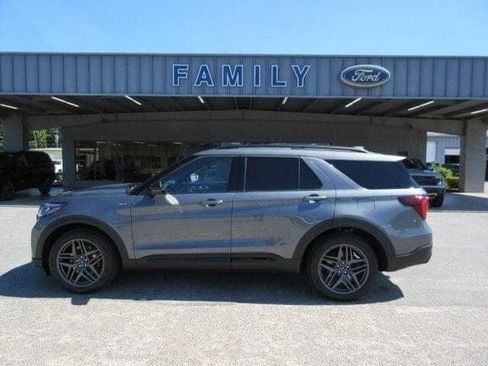 New 2026 Ford Explorer ST-Line w/ ST-Line Street Pack RWD image 2