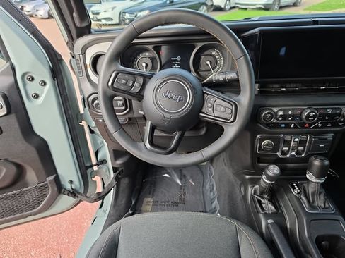 Used 2024 Jeep Wrangler Unlimited w/ Convenience Group AWD/4WD image 13