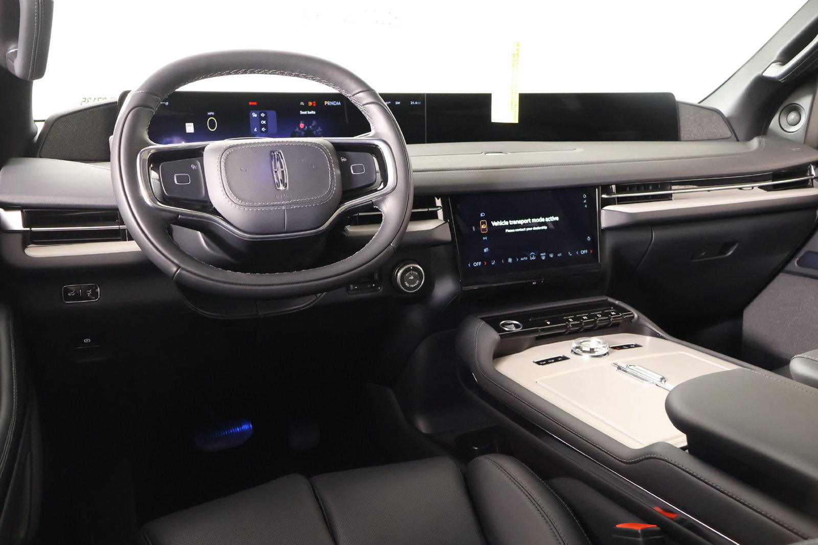 New 2026 Lincoln Navigator Reserve w/ Jet Appearance Package AWD/4WD image 2