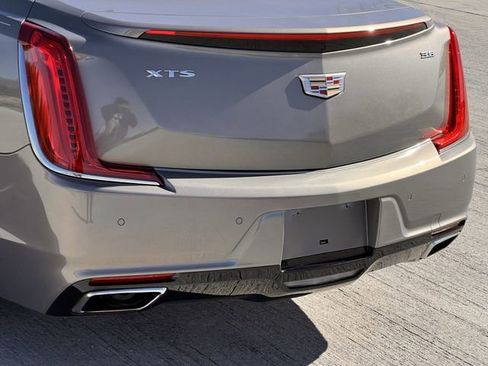 Used 2019 Cadillac XTS Luxury w/ Driver Awareness Package image 7
