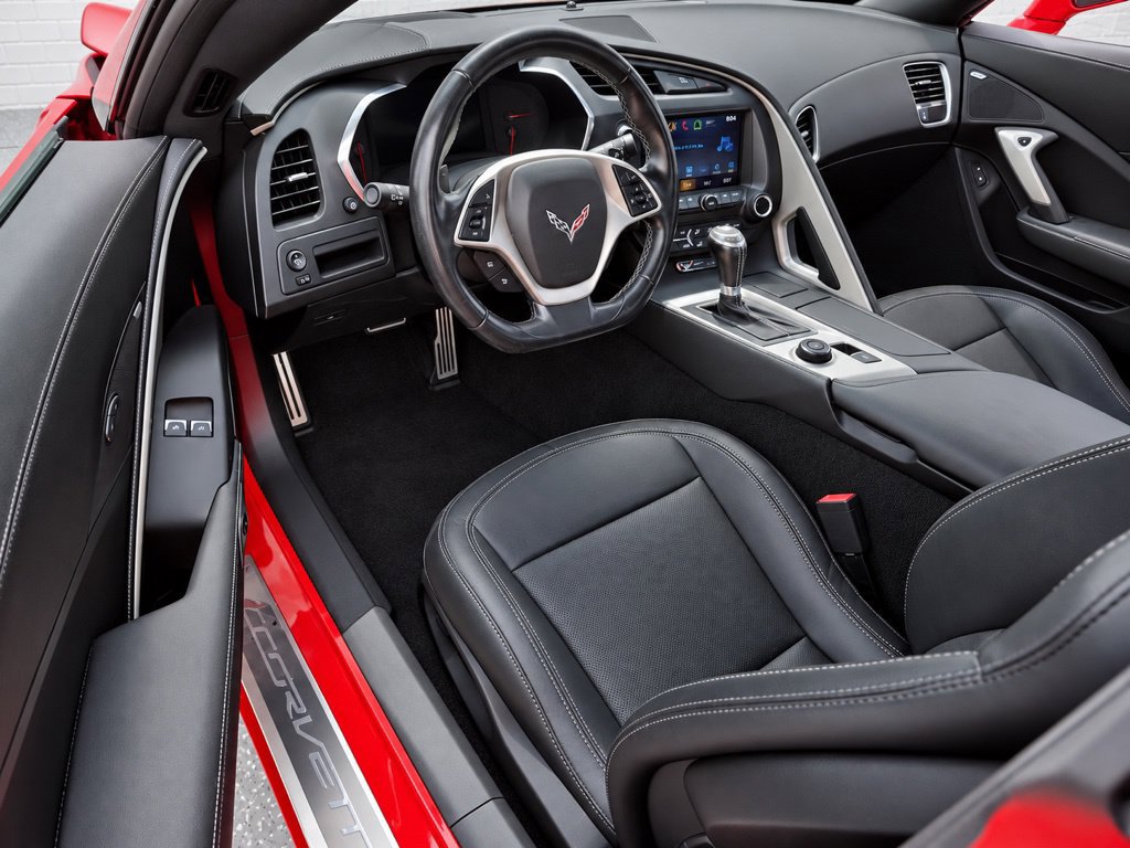 Used 2017 Chevrolet Corvette Stingray Coupe w/ 1LT RWD image 8