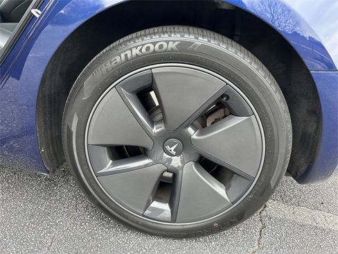 Used 2023 Tesla Model 3 Standard Range image 27