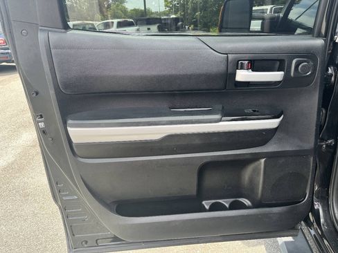 Used 2018 Toyota Tundra SR5 w/ SR5 Upgrade Package AWD/4WD image 12