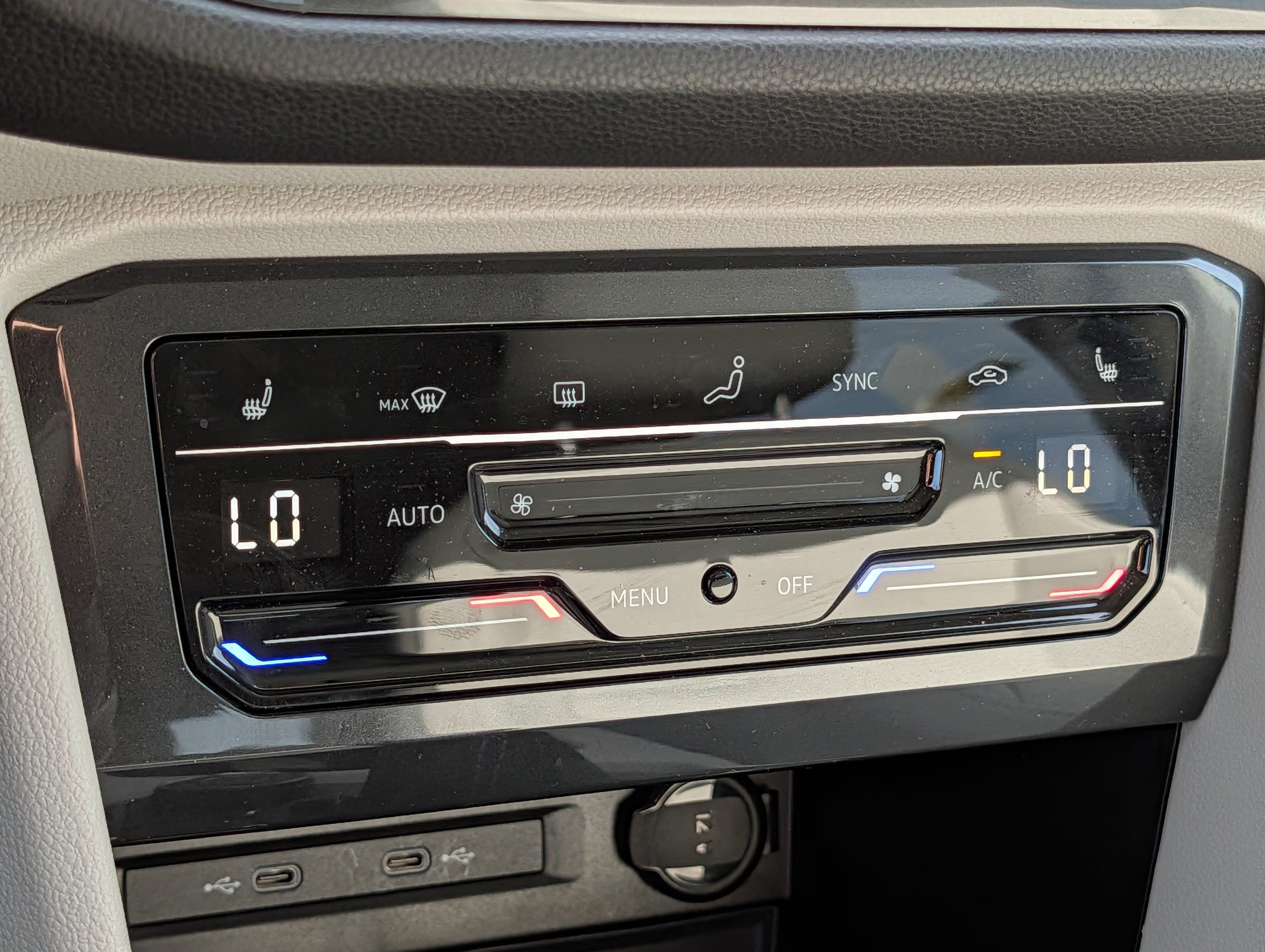 Certified 2024 Volkswagen Tiguan SE AWD/4WD image 23