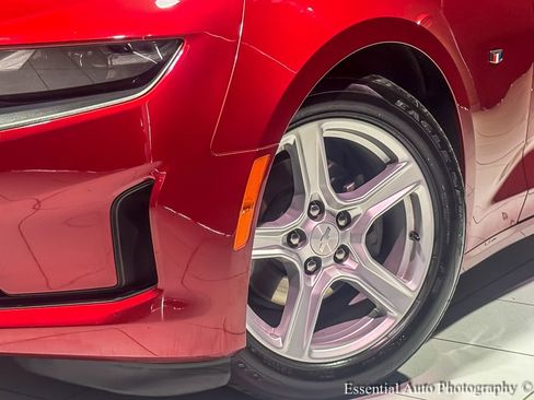 Used 2024 Chevrolet Camaro LT w/ Technology Package RWD image 5