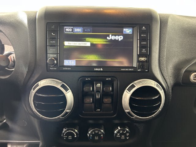 Used 2015 Jeep Wrangler Unlimited Sahara w/ Connectivity Group AWD/4WD image 22
