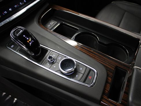 Certified 2023 Cadillac Escalade Premium Luxury image 46