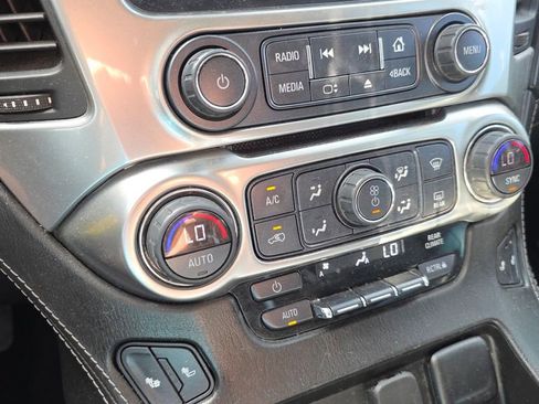 Used 2018 Chevrolet Suburban LT w/ RST Edition image 21