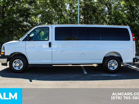 Used 2025 Chevrolet Express 3500 LT w/ LT Preferred Equipment Group RWD image 6