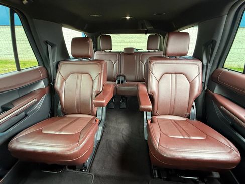 Used 2023 Ford Expedition Limited AWD/4WD image 19