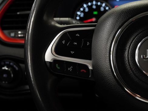 Certified 2023 Jeep Renegade Trailhawk AWD/4WD image 37