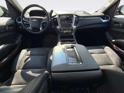 Used 2019 Chevrolet Suburban Premier image 18