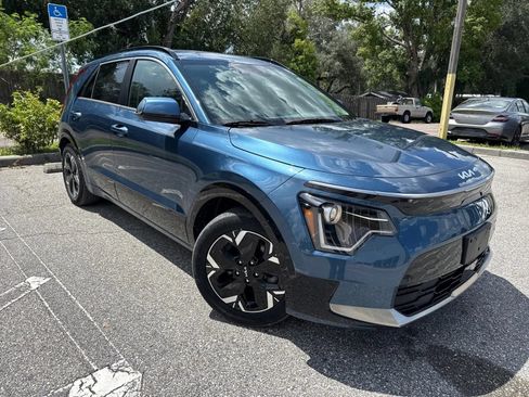 Used 2023 Kia Niro Wind w/ Wind Preserve Package FWD image 5