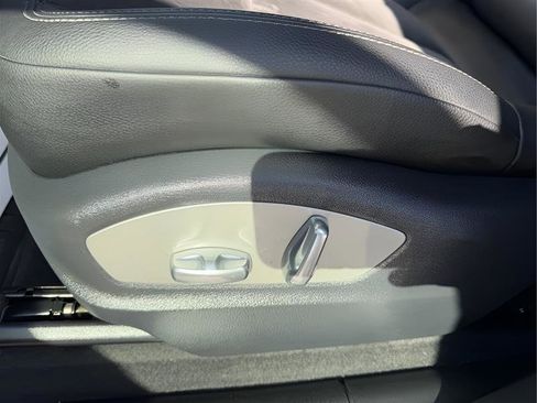 Used 2017 Porsche Macan S image 23