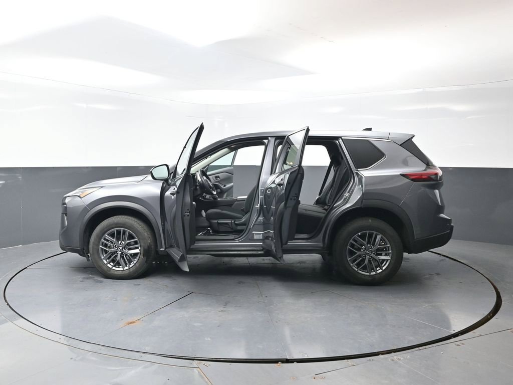 Used 2024 Nissan Rogue S AWD/4WD image 56