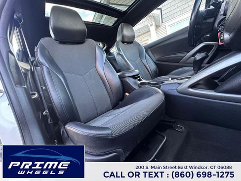 Used 2016 Hyundai Veloster w/ Option Group 02 image 15