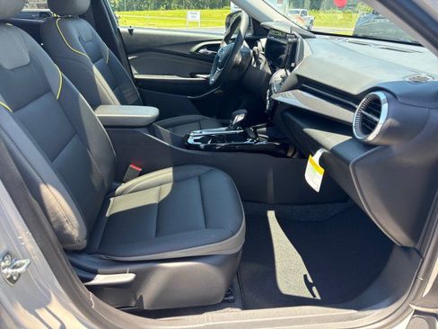 New 2026 Chevrolet Trax ACTIV w/ Sunroof Package FWD image 9