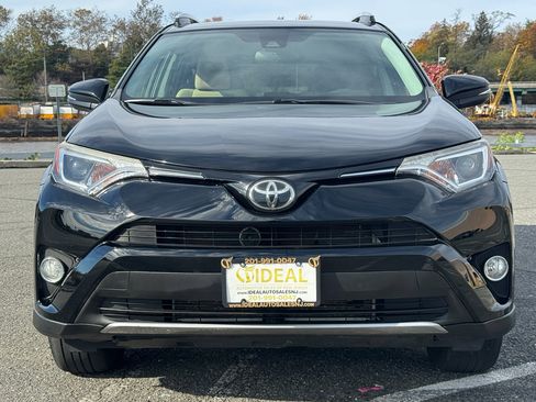 Used 2018 Toyota RAV4 XLE image 2