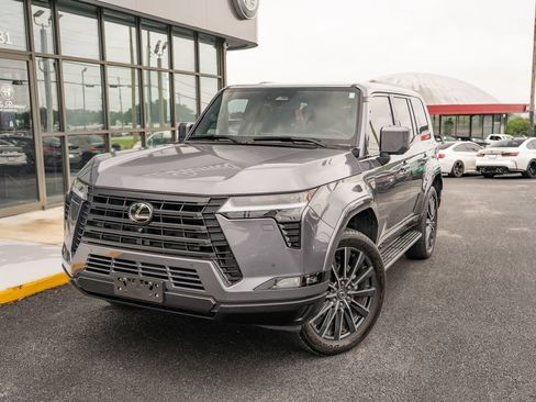 Used 2025 Lexus GX 550 w/ Accessory Package (2T) AWD/4WD image 2