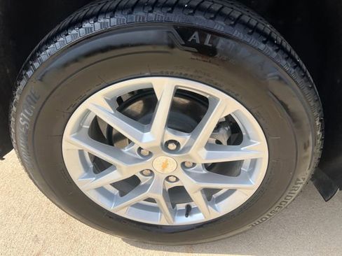 Certified 2023 Chevrolet Equinox LT w/ Driver Convenience Package image 11