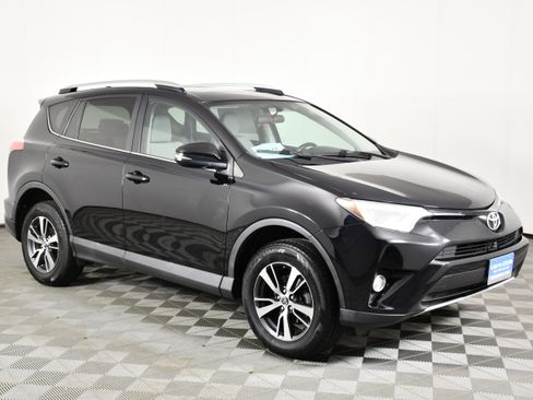 Used 2016 Toyota RAV4 XLE AWD/4WD image 4