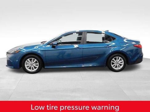 Used 2025 Toyota Camry LE image 5