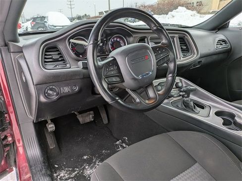 Used 2022 Dodge Challenger GT image 8
