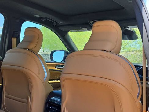 Used 2023 Jeep Grand Cherokee L Summit AWD/4WD image 16
