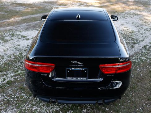 Used 2019 Jaguar XE image 6