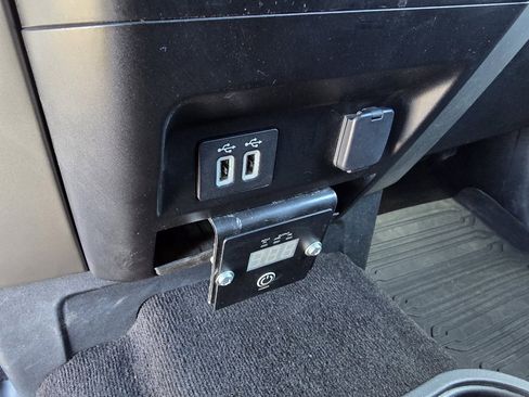 Used 2019 Ford F150 Lariat image 29