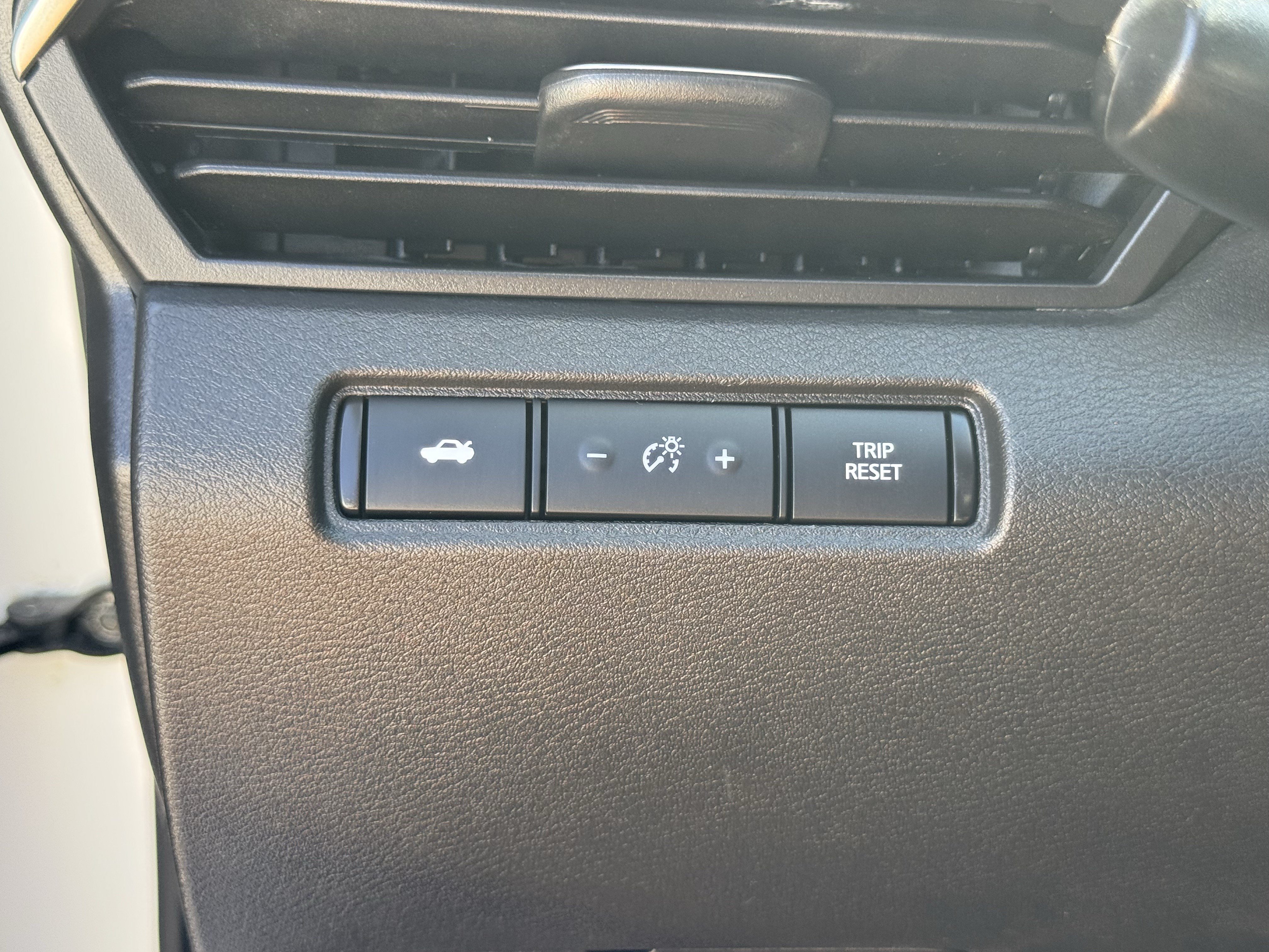 Used 2024 Nissan Altima 2.5 SR FWD image 20