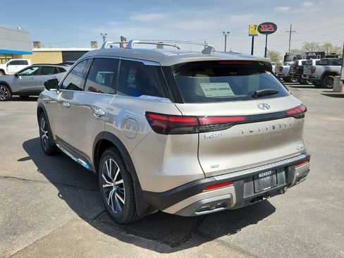 Used 2023 INFINITI QX60 Sensory w/ Vision Package image 3