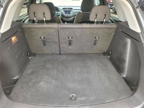 Used 2023 Chevrolet TrailBlazer LT FWD image 19