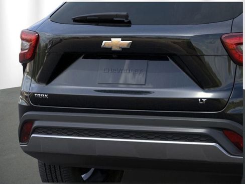 New 2026 Chevrolet Trax LT w/ LT Convenience Package image 17